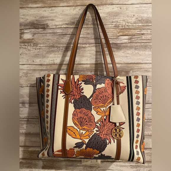 GORGEOUS TORY BURCH printed triple compartment Perry Tote - Picture 6 of 12
